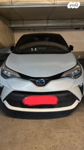 מודעת רכב טויוטה C-HR