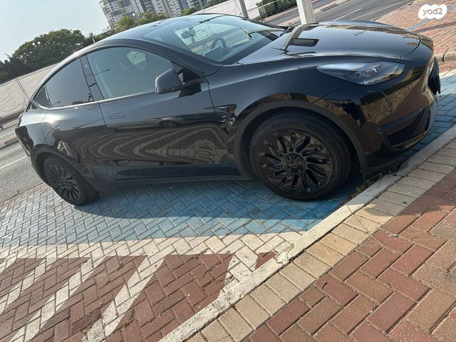 מודעת רכב טסלה מודל Y