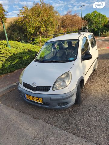 טויוטה יאריס