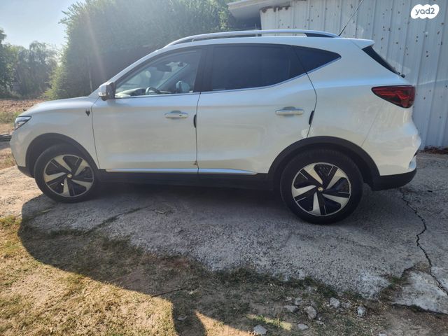 מודעת רכב אם ג'י ZS