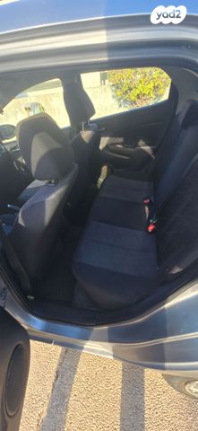 מודעת רכב מאזדה 2