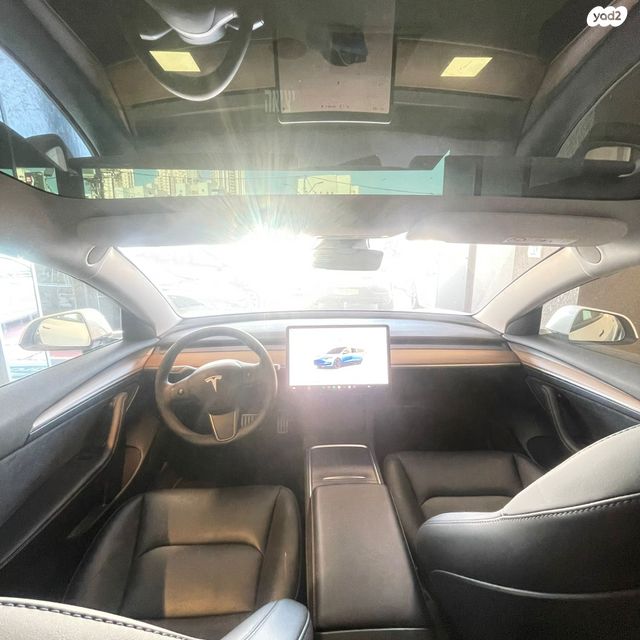 מודעת רכב טסלה מודל 3
