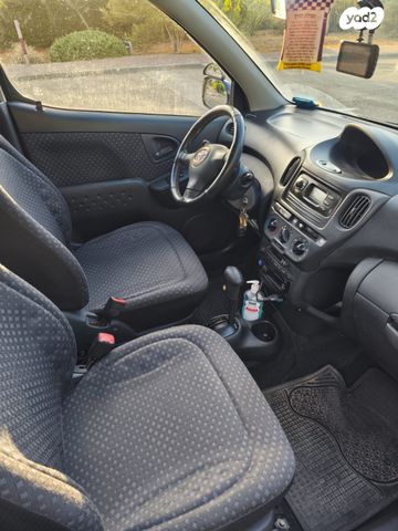 טויוטה יאריס