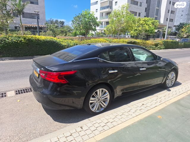 ניסאן מקסימה