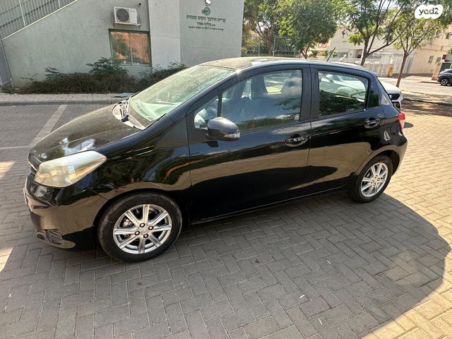 טויוטה יאריס