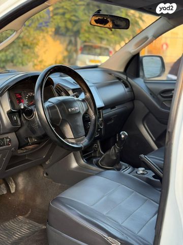 איסוזו די-מקס