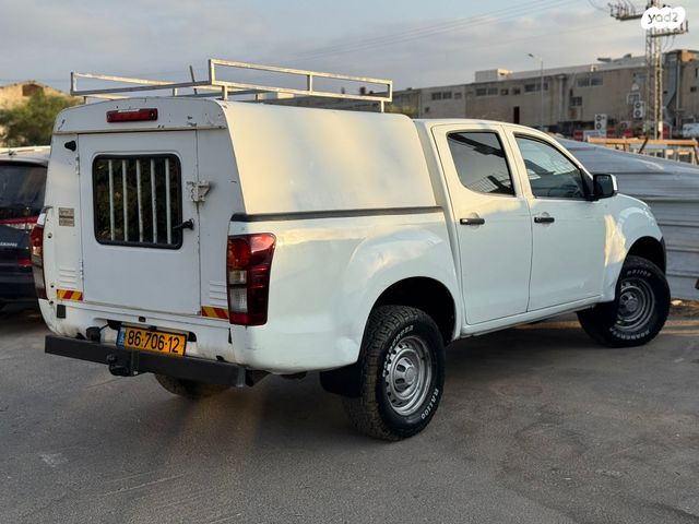 איסוזו די-מקס