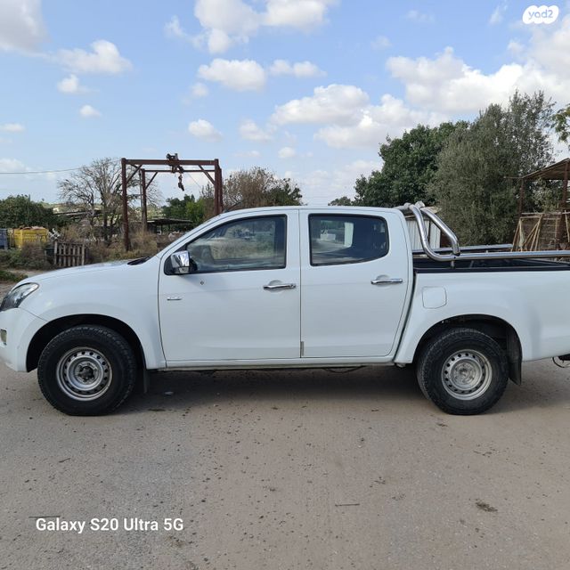 איסוזו די-מקס