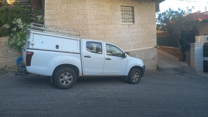 איסוזו די-מקס