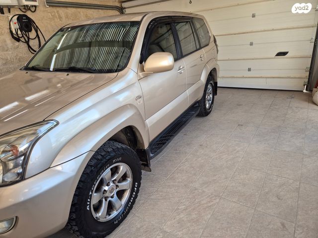 טויוטה לנד קרוזר