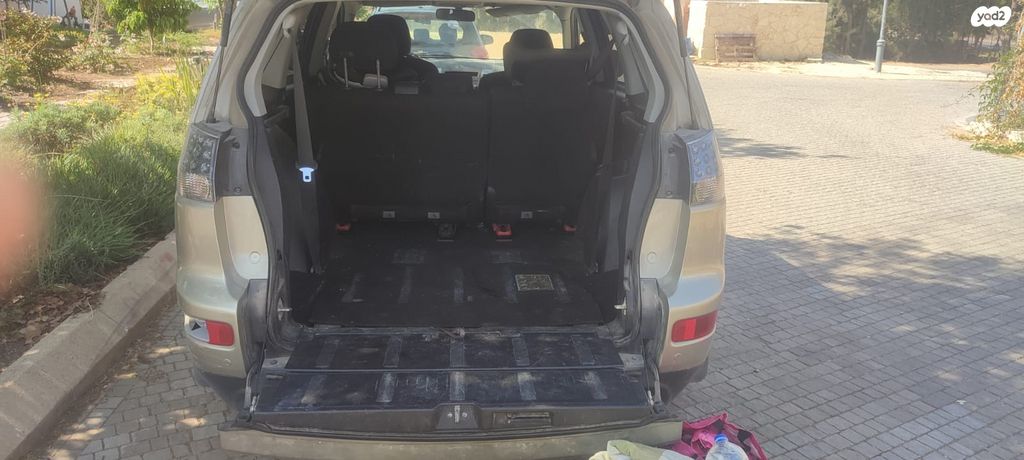 מיצובישי אאוטלנדר