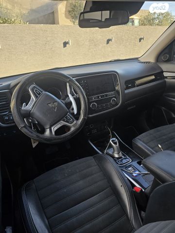 מיצובישי אאוטלנדר