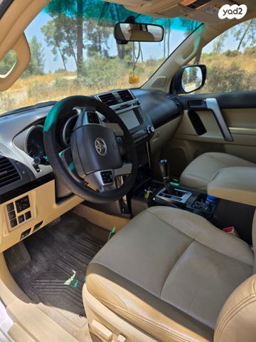 טויוטה לנד קרוזר