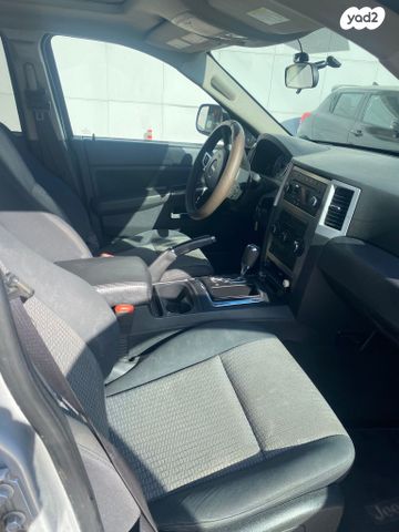 מודעת רכב ג'יפ גרנד צ'ירוקי