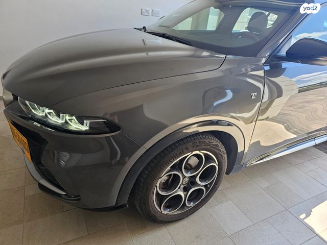 אלפא רומיאו טונלה