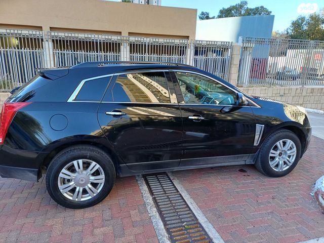 מודעת רכב קאדילק SRX