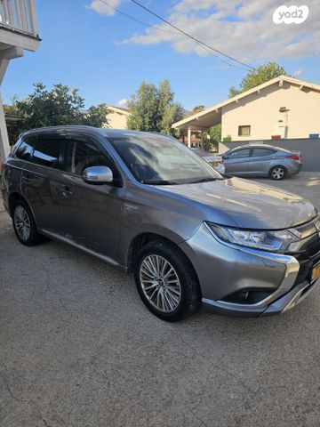 מיצובישי אאוטלנדר