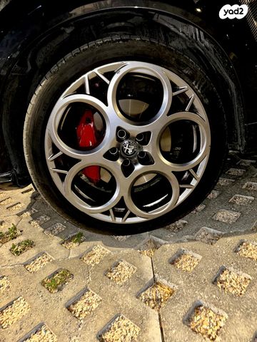 אלפא רומיאו טונלה