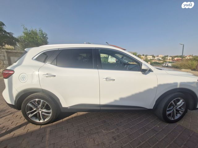 מודעת רכב אם ג'י EHS PHEV