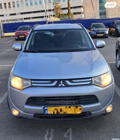 מיצובישי אאוטלנדר