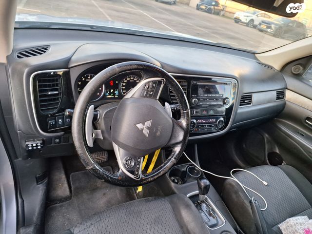 מיצובישי אאוטלנדר