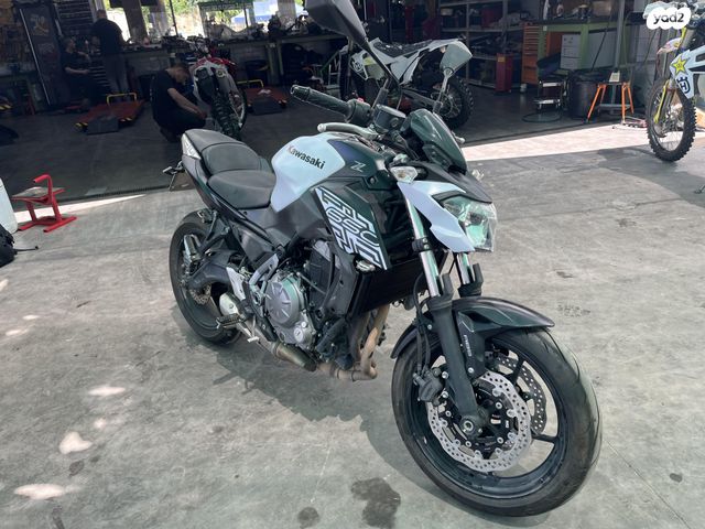 קאוואסאקי Z650 abs
