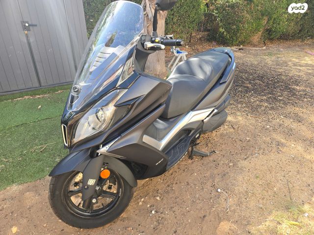 מודעת רכב קימקו דאון-טאון 350