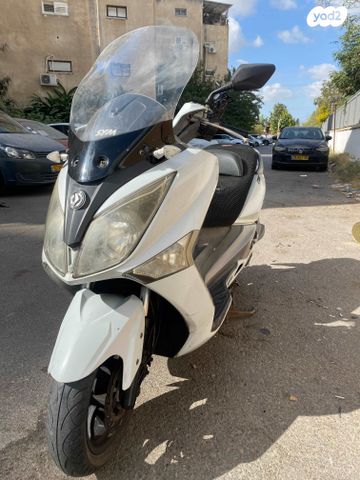 מודעת רכב סאן יאנג ג'וי-מקס 125