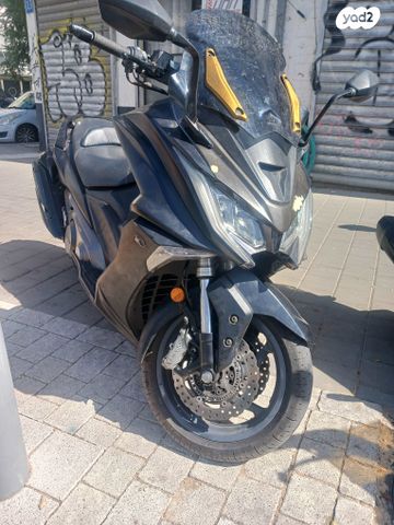 מודעת רכב קימקו AK 550