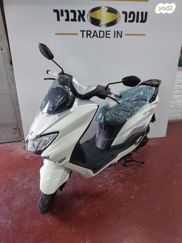 סוזוקי בורגמן 125