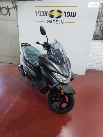 סוזוקי בורגמן 125