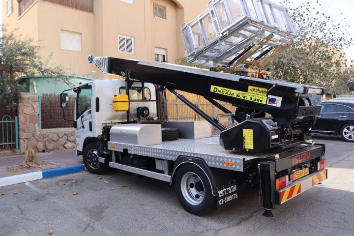 מודעת רכב מנוף