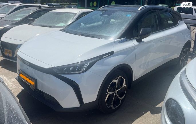 מודעת רכב ג׳ילי Geometry C