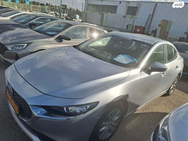 מודעת רכב מאזדה 3