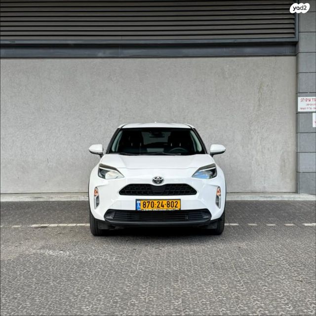 מודעת רכב טויוטה יאריס קרוס