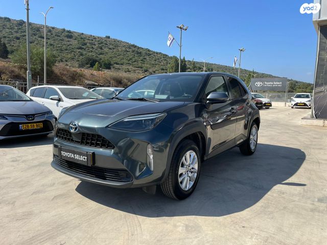 מודעת רכב טויוטה יאריס קרוס