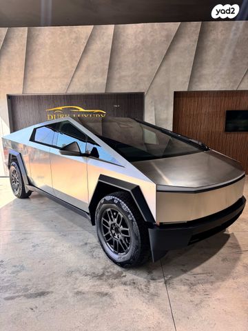 מודעת רכב טסלה סייבטראק 2