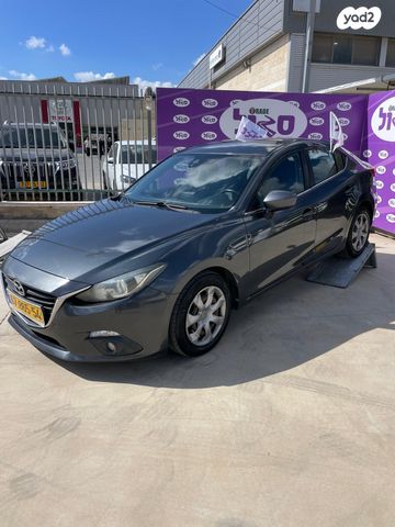 מודעת רכב מאזדה 3