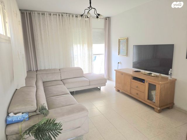 סמטה אלמונית 1