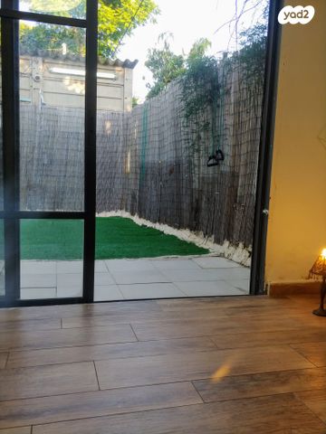 בית פרטי/ קוטג', גאולה 12, מרכז מזרחי, נס ציונה