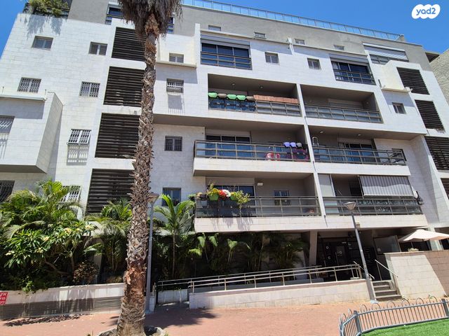 דירה, אהרון דב פוקס 17, הר שלום, בני ברק