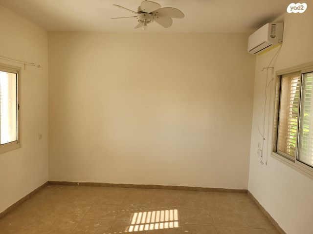 מכבי הצעיר 10