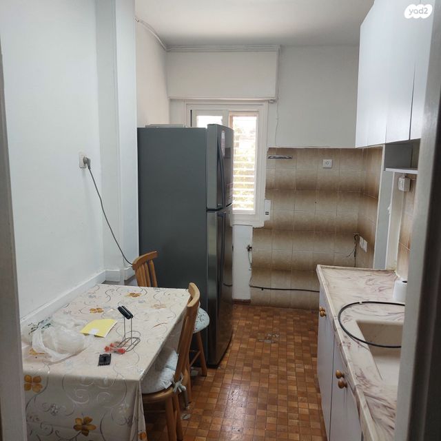 קיבוץ גלויות 51