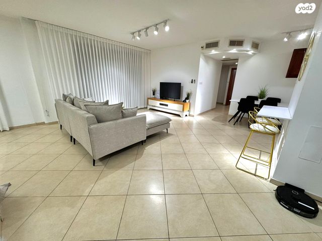 דירה, שדרות קדש 8, ברנע, אשקלון