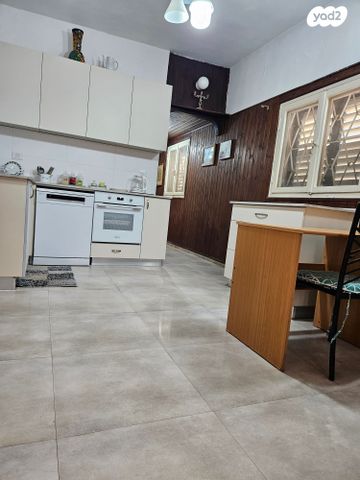 בית פרטי/ קוטג', גאולה 12, מרכז מזרחי, נס ציונה