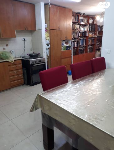 דירה, הרב נויפלד 29, קרית הרצוג, בני ברק