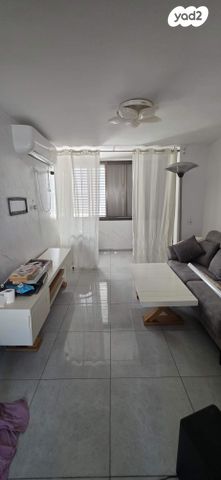 בניין מגורים, הראשונים 6, קרית ים ג', קרית ים