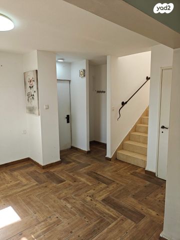 בית פרטי/ קוטג', אירוס 12, שכונת הורדים, קרית שמונה