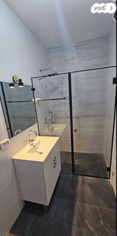 יחידת דיור, המגלן 10, חבר, חבר