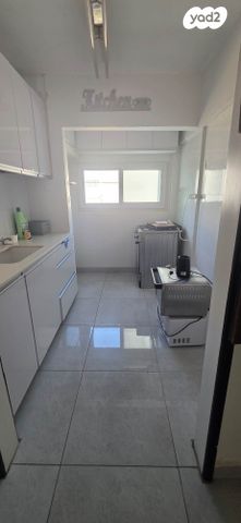 בניין מגורים, הראשונים 6, קרית ים ג', קרית ים